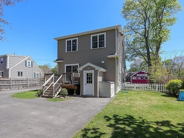 214 Shaw St — Photo 5