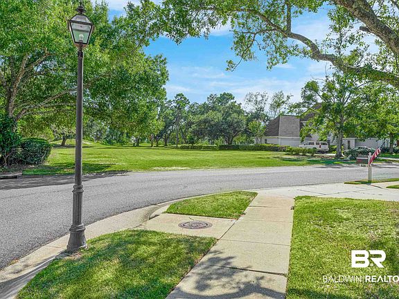 3rd image of 621 Glen Eagles Ave