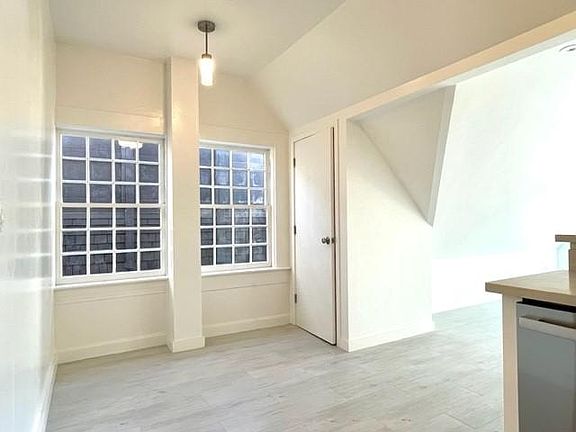 5th image of 2140 Vallejo St #8