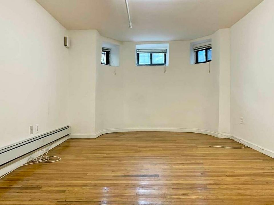1st image of 28 Prospect Park SW APT 1