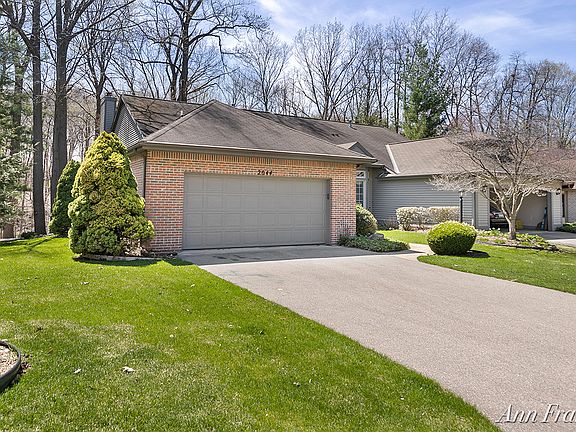 3rd image of 2044 S Cross Creek Dr SE
