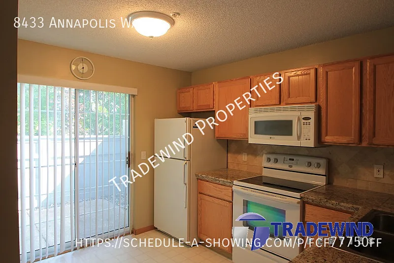 Excellent 2 Bed 2 Bath End Unit Townhome — Photo 3