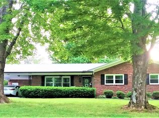 549 Grandview Dr, Cookeville, TN 38506