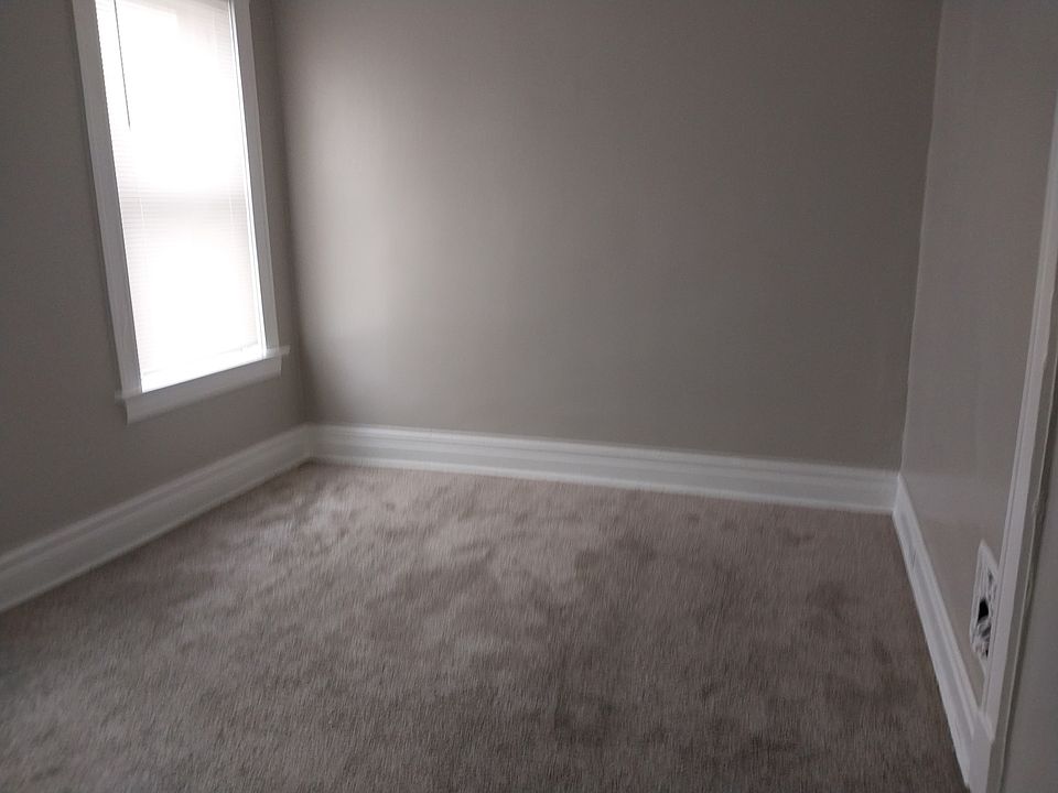2nd image of 2611 Russell Blvd #A