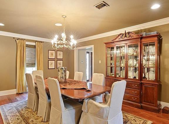 3rd image of 5341 Bellaire Dr