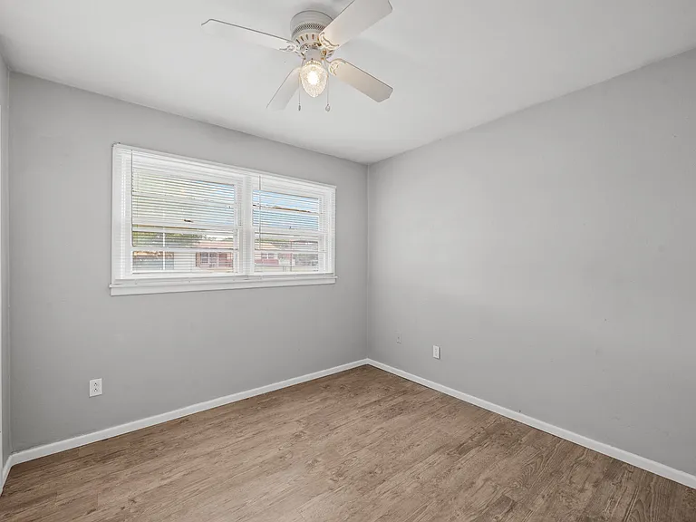 2612 E Auburn St — Photo 13