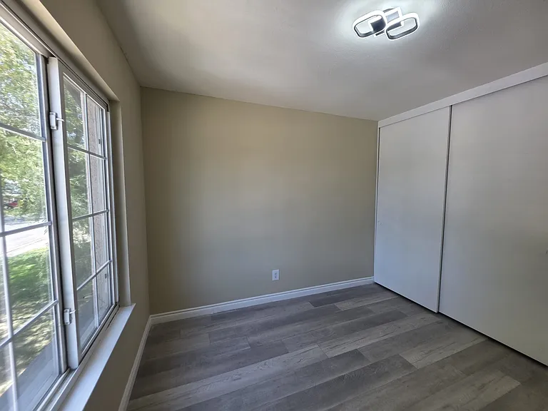 2911 S Colonial Ave — Photo 9