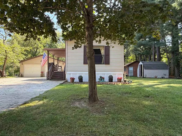 2876 N 175 E, Winamac, IN 46996