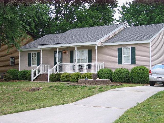1st image of 110 Wedgewood Dr