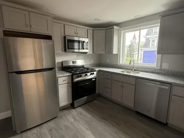 534 Locust St, Fall River, MA 02720