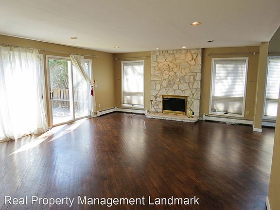 4th image of 11 Deanna Ct