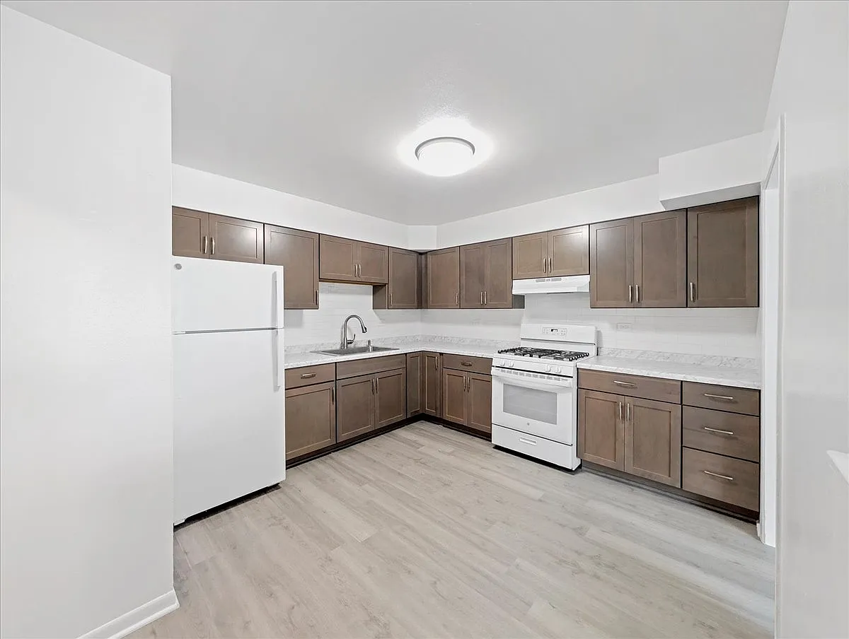 2 bed, 1.5 bath, $1,475 — Photo 2