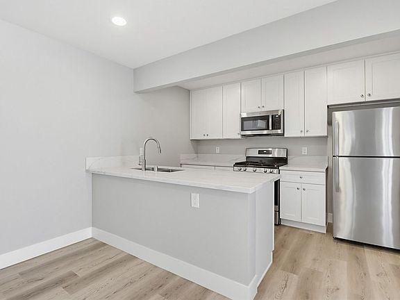 3rd image of 2987 54th St #B