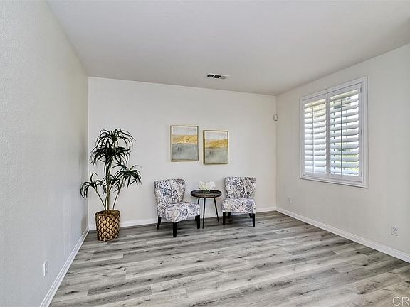 4th image of 1145 Parkview Dr
