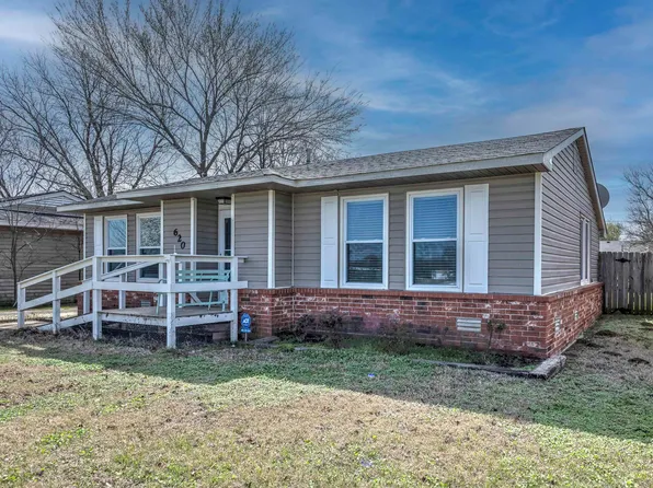 620 Clark Ave, Comanche, OK 73529