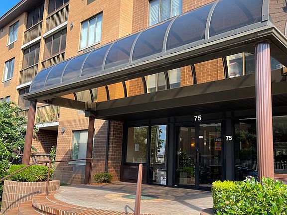 2nd image of 75 Essex Dr APT 3