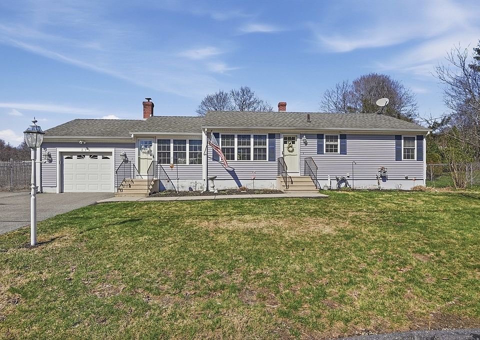1st image of 379 Cathy St