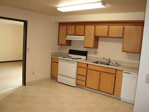 4th image of 4403 NE 62nd Ave