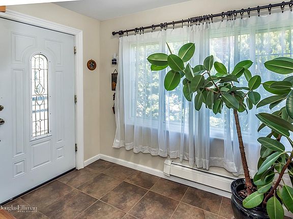 2nd image of 130 Southwood Cir