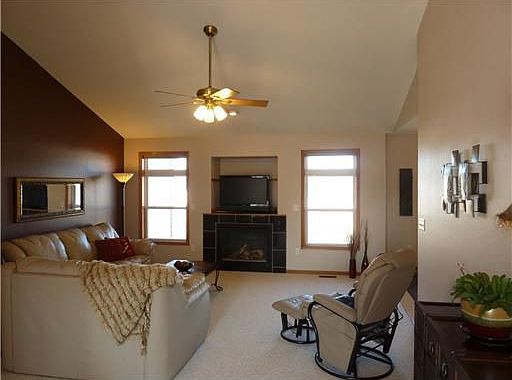 3rd image of 85 Vixen Ln