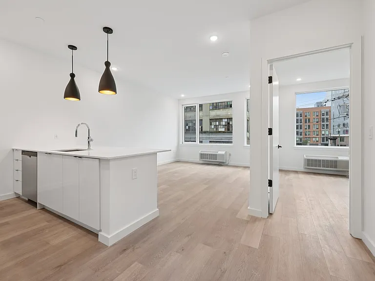 130 Monitor Street — Photo 10