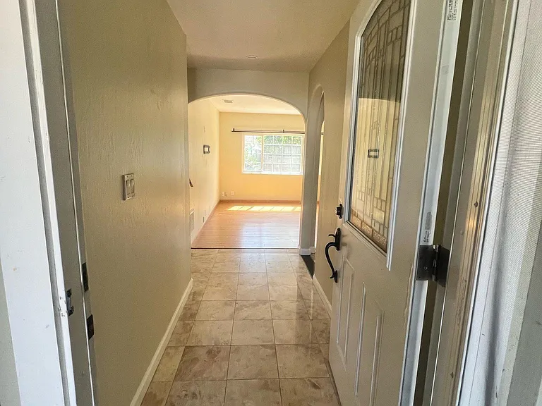 34833 Warwick Ct — Photo 3