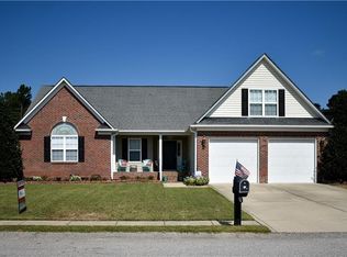 5904 Gentleman Dr, Hope Mills, NC 28348