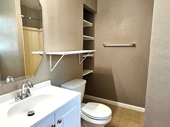 5th image of 721 San Carlos Dr