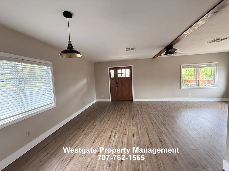 965 Eastman Ln — Photo 28