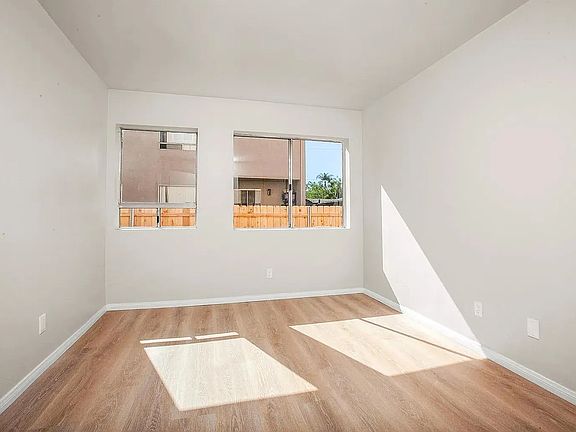 5th image of 4120 3rd Ave #103