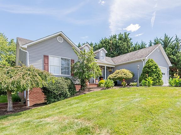 4th image of 260 Heritage Ln