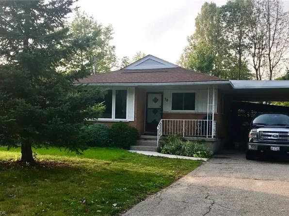 38 High St, Waterloo, ON N2L 3X8