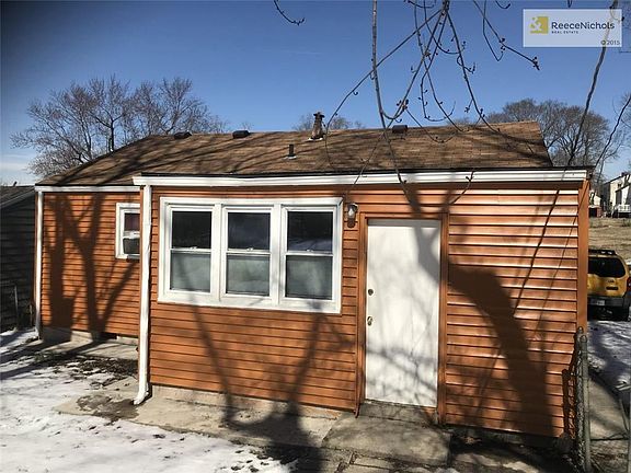 3rd image of 4411 Wood Ave