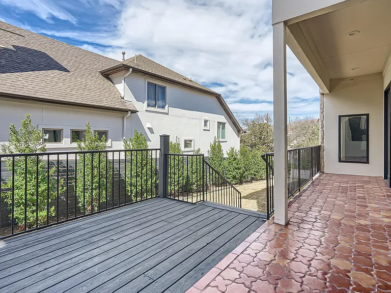 2625 McCullough St — Photo 24