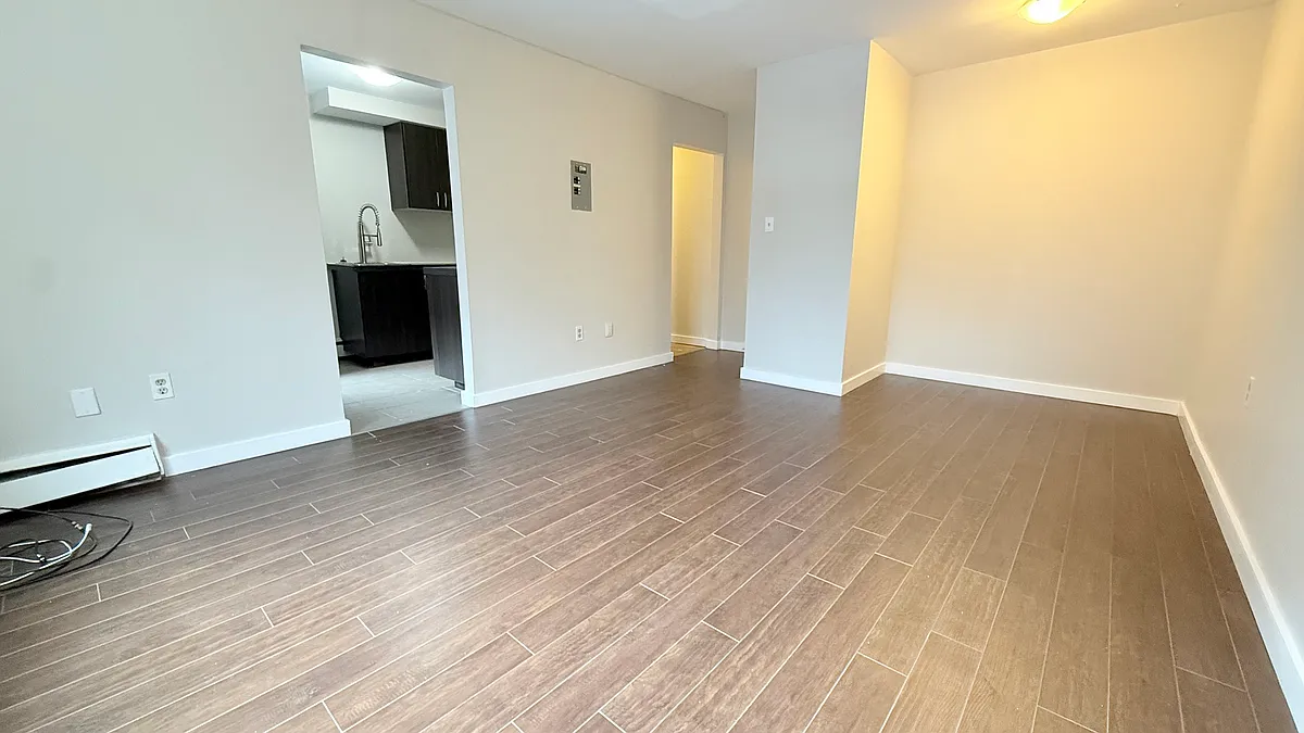Building Photo - 23 McClary Ave #17