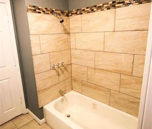 4th image of 3315 Agnes Ave #B