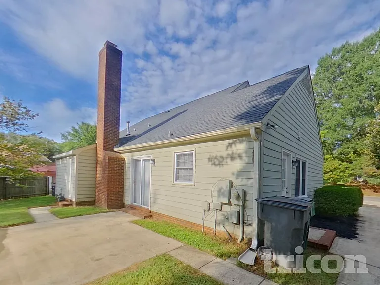7400 Palmetto Ct — Photo 17