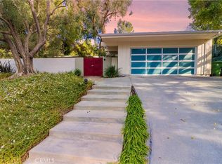 3616 Hayvenhurst Ave, Encino, CA 91436