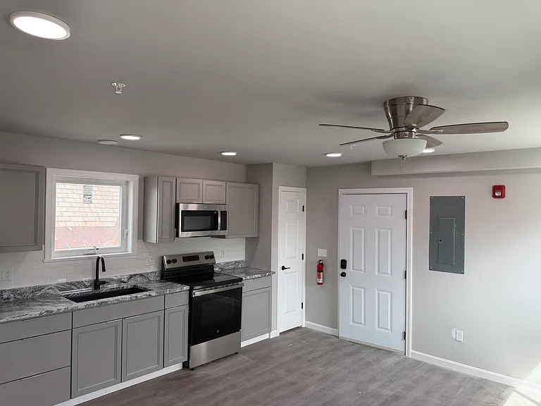 21 Isham St #101 — Photo 6