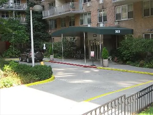 Sold by Citi Habitats | media 5