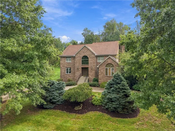 118 Wedgewood Dr, Gibsonia, PA 15044