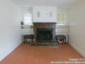 4th image of 7819 Pinebrook Dr
