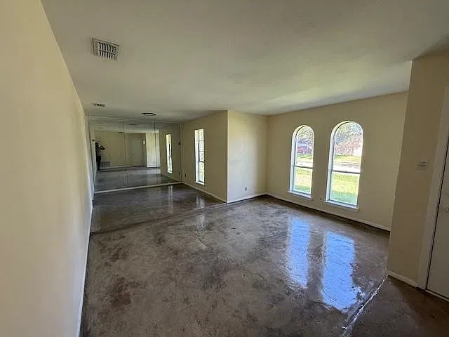 3 bed, 2.0 bath, 2064 sqft, $1,895 — Photo 4