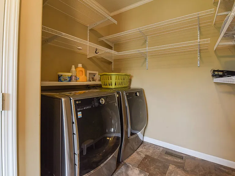 21 Old Pinner Pl — Photo 35