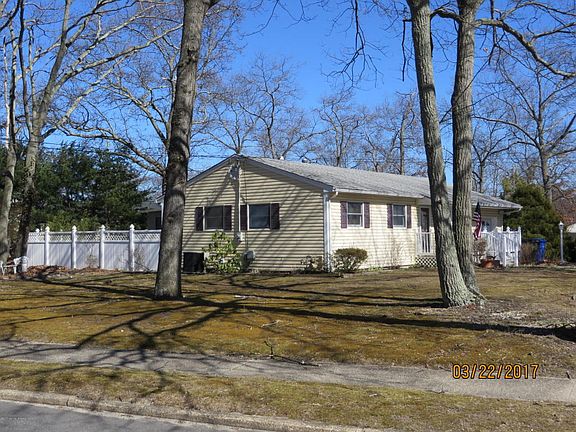 2nd image of 38 Oak Hill Dr