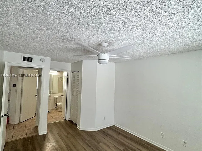 911 Coral Club Dr #911 — Photo 13