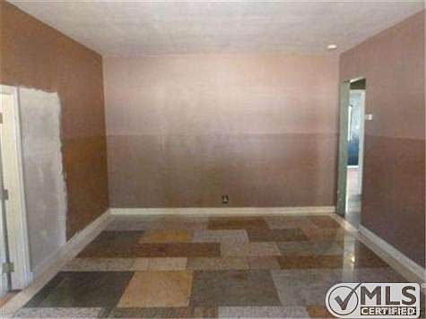 4th image of 12981 Borden Ave