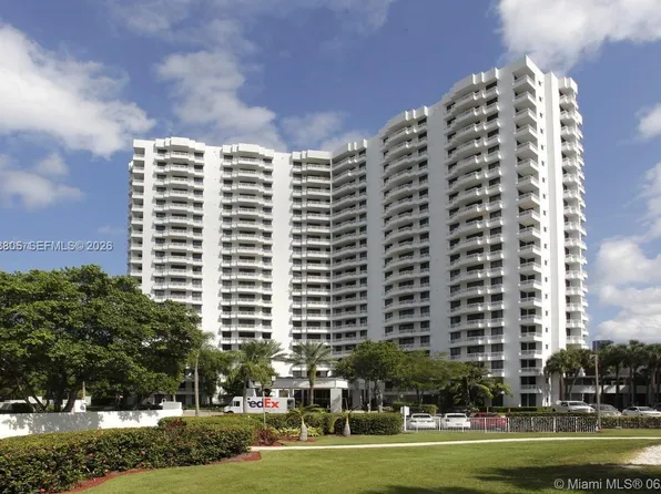 3300 NE 191st St APT 1801, Aventura, FL 33180