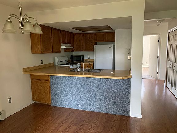 Kitchen-photos are of similar unit