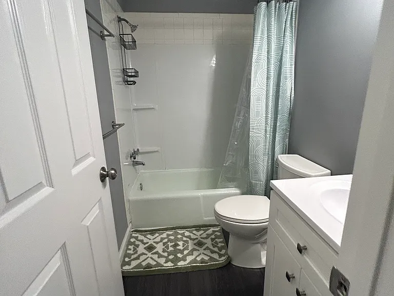 1114 Schaub Dr #H — Photo 11